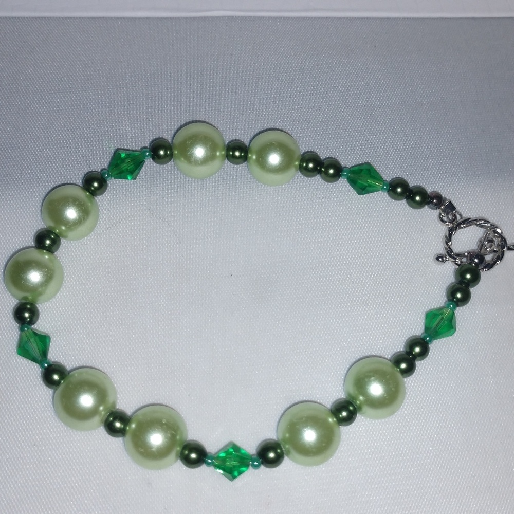 handmade green Beaded bracelet